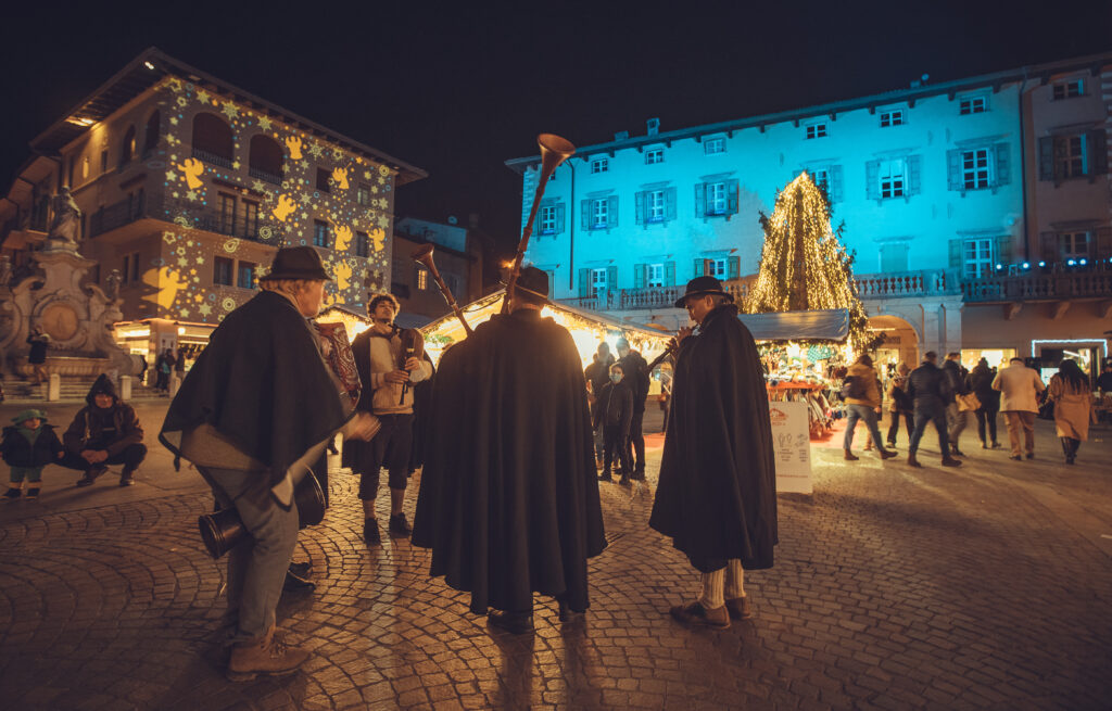 Magia natalizia tra borghi, mercatini e tradizioni nel cuore del Garda Trentino